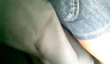 בלונדינית עם שייק טמפון כדי שכולם יראו סרטי סקס לצפיה חינם בחנות בגדים תמדדי את השמלה