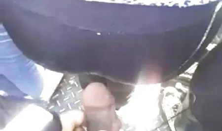 לעזור לבחורה לתפוס צבי ולהודות לגבר עם מציצה במכונית. סרט כחול לצפיה חינם