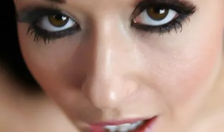 נינה ג ' יימס. סקס לצפיה ישרה בחינם