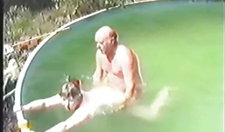 הזוג התחתן עם הינדית חבויה מתחת צפייה ישירה סרטי סקס למסכה של להזדווג מול המצלמה, מציצת אצבעות אישה בסוף